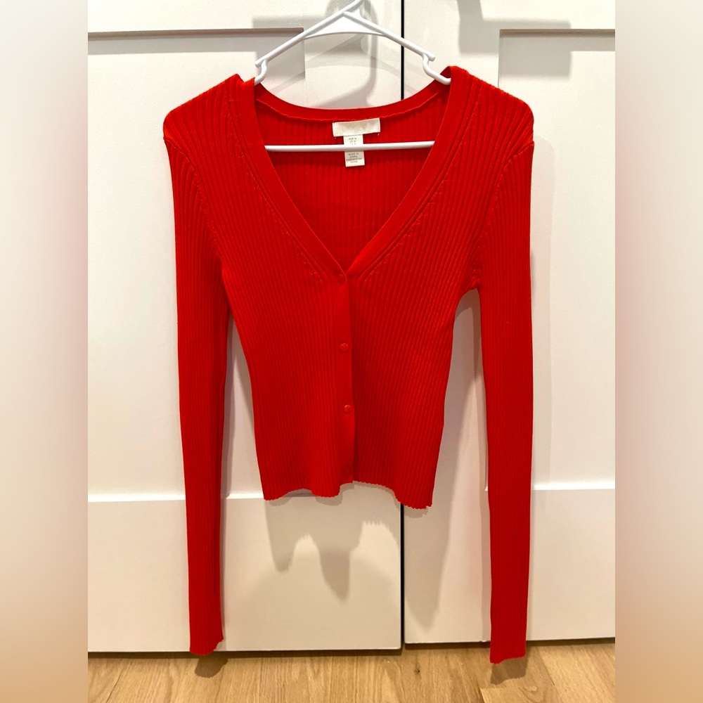 H&M Red Ribbed Long Sleeve Button Up top. SIZE M.